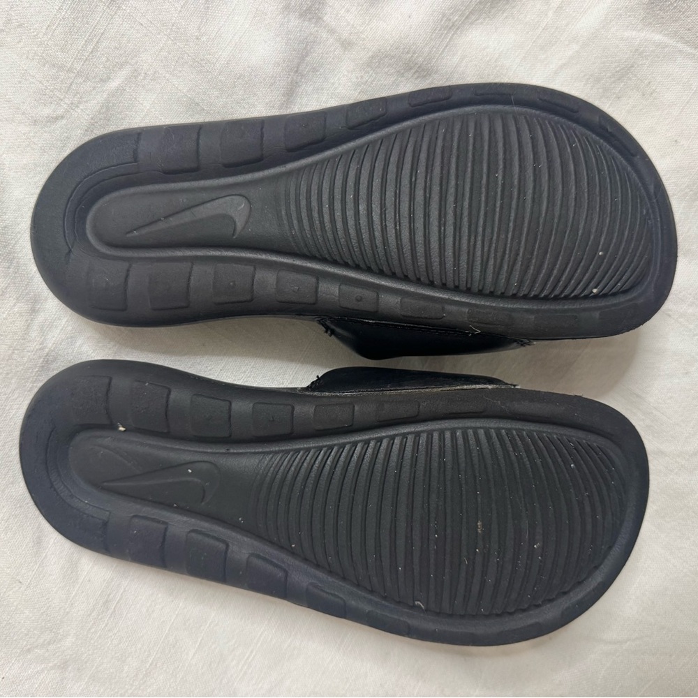 Nike Slides - Picture 3 of 5